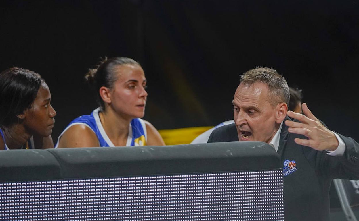 Roberto Íñiguez: «Hay mucho por mejorar pero el CB Avenida ha demostrado orgullo»