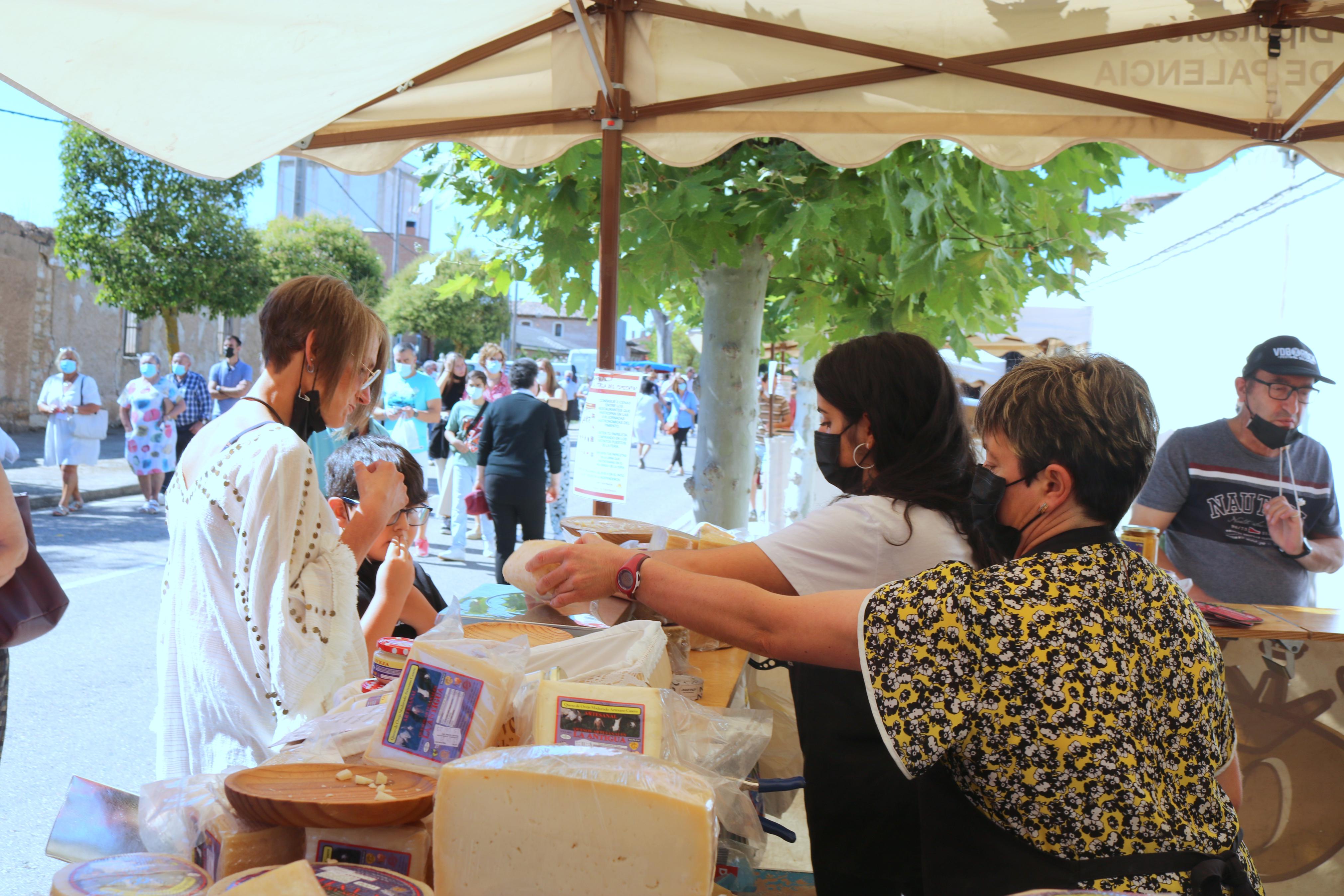 La Feria del Pimiento registró numerosa afluencia de público durante toda la jornada