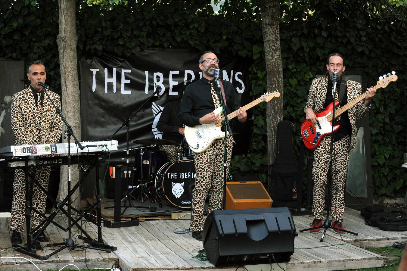 Fotos: Actuación de The Iberians en la terraza &#039;Los Guindales&#039; de Santovenia de Pisuerga
