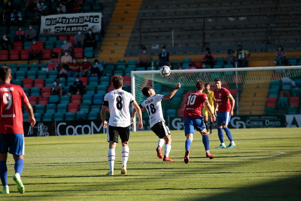 Empate a cero entre Salamanca CF UDS y Bergantiños FC en la vuelta de Uxio da Pena al Helmántico