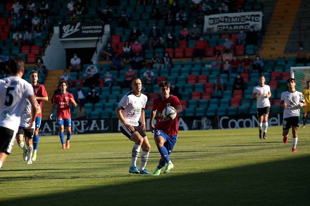 Empate a cero entre Salamanca CF UDS y Bergantiños FC en la vuelta de Uxio da Pena al Helmántico