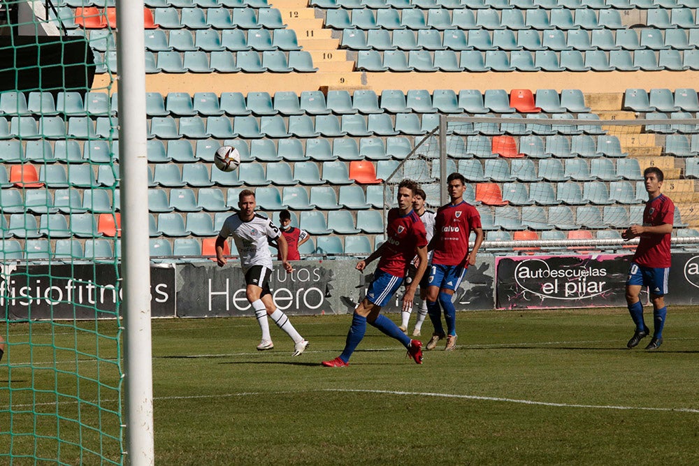 Empate a cero entre Salamanca CF UDS y Bergantiños FC en la vuelta de Uxio da Pena al Helmántico