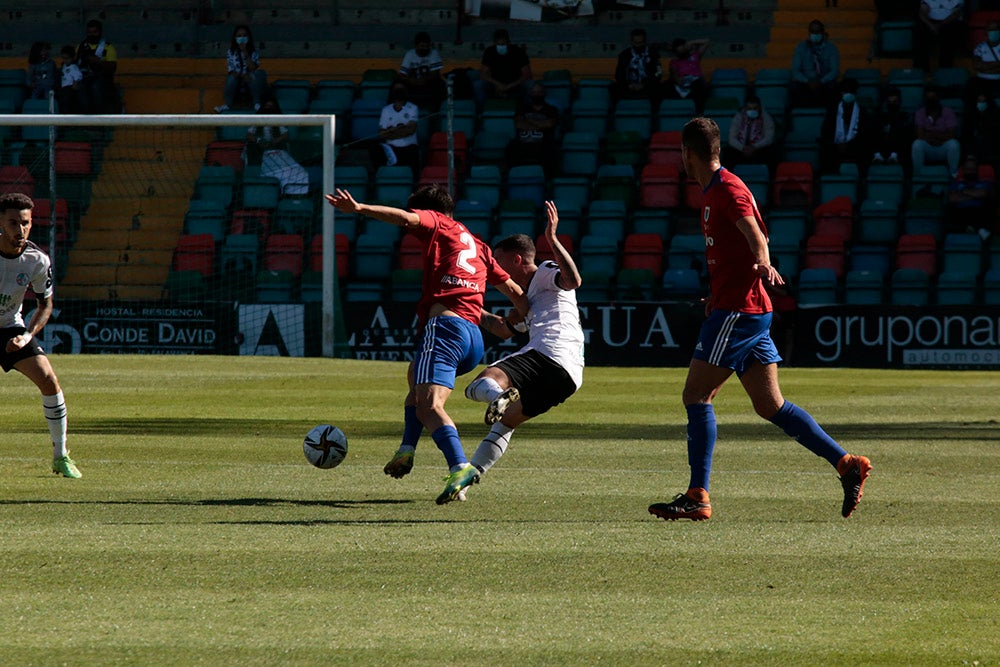 Empate a cero entre Salamanca CF UDS y Bergantiños FC en la vuelta de Uxio da Pena al Helmántico