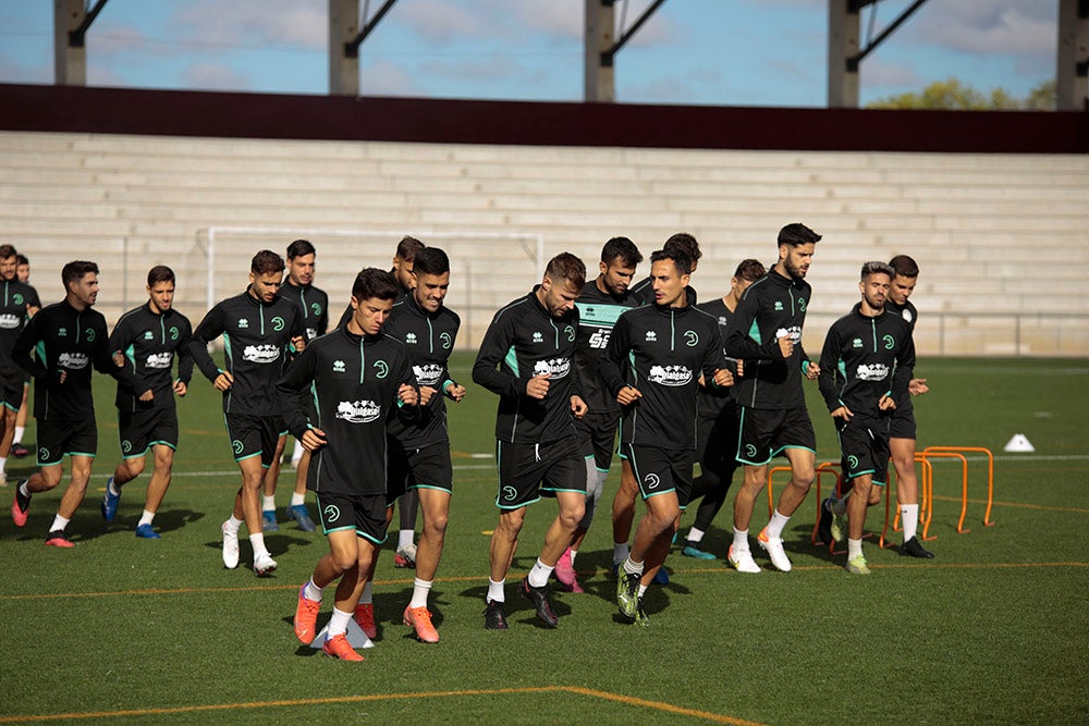 Mandi Sosa ya se entrena junto a sus compañeros en el Reina Sofía en su regreso a Unionistas, preparando el partido del domingo ante el Deportivo de La Coruña 