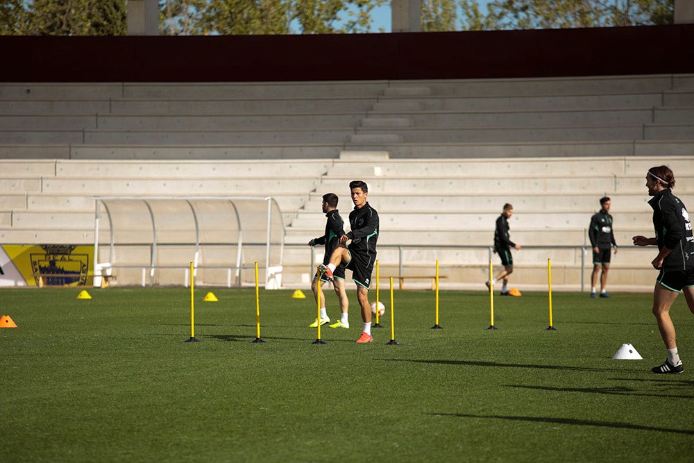 Mandi Sosa ya se entrena junto a sus compañeros en el Reina Sofía en su regreso a Unionistas, preparando el partido del domingo ante el Deportivo de La Coruña 