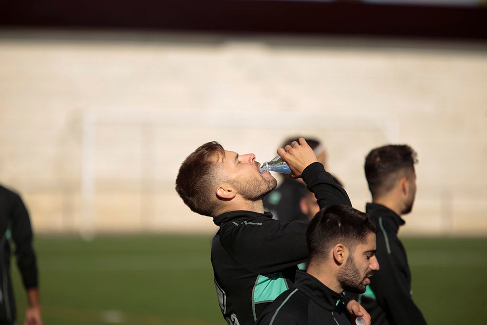 Mandi Sosa ya se entrena junto a sus compañeros en el Reina Sofía en su regreso a Unionistas, preparando el partido del domingo ante el Deportivo de La Coruña 