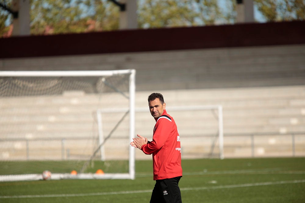 Mandi Sosa ya se entrena junto a sus compañeros en el Reina Sofía en su regreso a Unionistas, preparando el partido del domingo ante el Deportivo de La Coruña 