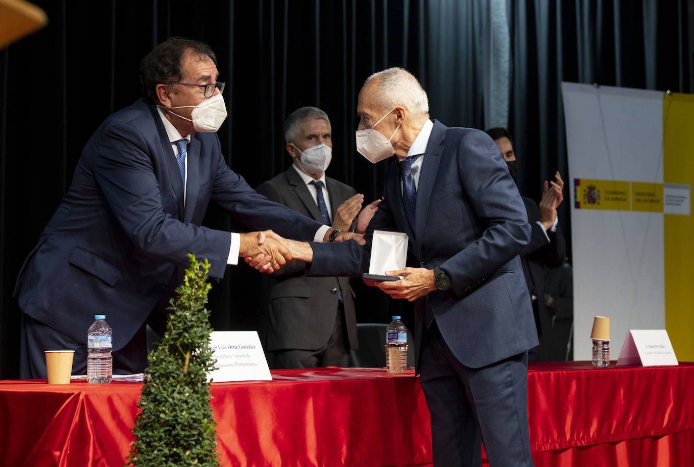 Fotos: Entrega de las medallas de Instituciones Penitenciarias en la cárcel de Villanubla