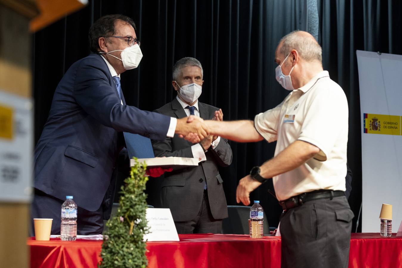 Fotos: Entrega de las medallas de Instituciones Penitenciarias en la cárcel de Villanubla