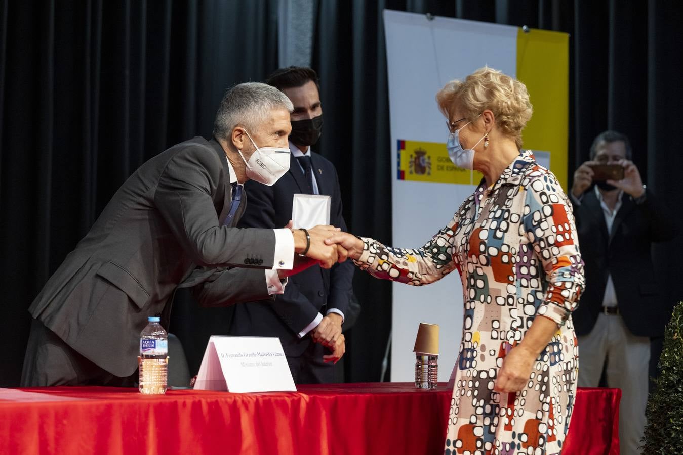 Fotos: Entrega de las medallas de Instituciones Penitenciarias en la cárcel de Villanubla