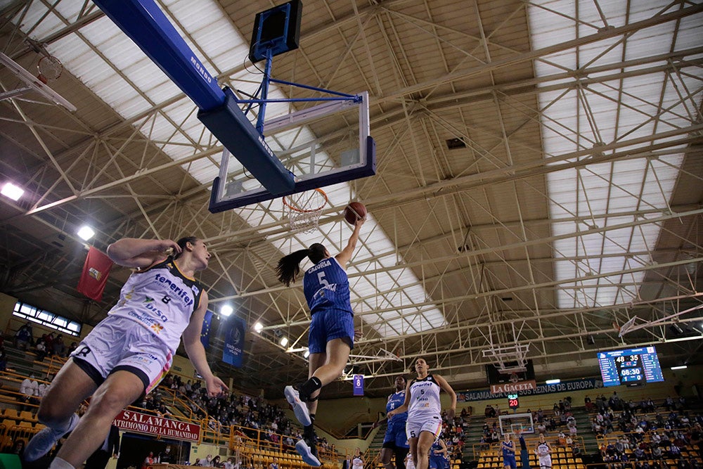 Un CB Avenida en construcción sin sus WNBA estrena su casillero de triunfos ligueros (66-48) ante Tenerife