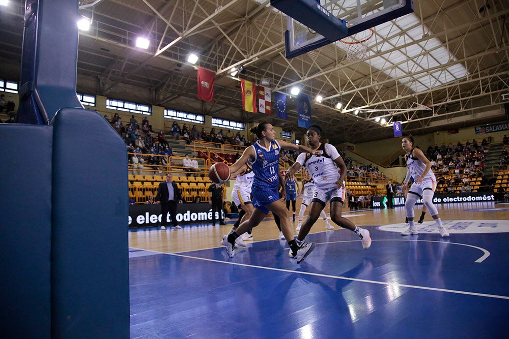 Un CB Avenida en construcción sin sus WNBA estrena su casillero de triunfos ligueros (66-48) ante Tenerife