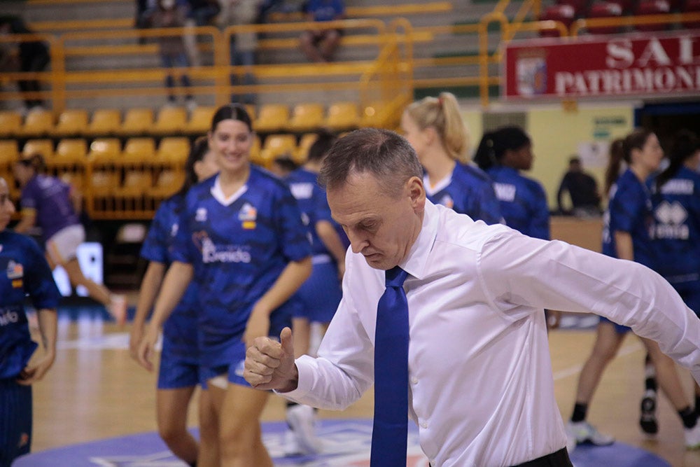 Un CB Avenida en construcción sin sus WNBA estrena su casillero de triunfos ligueros (66-48) ante Tenerife