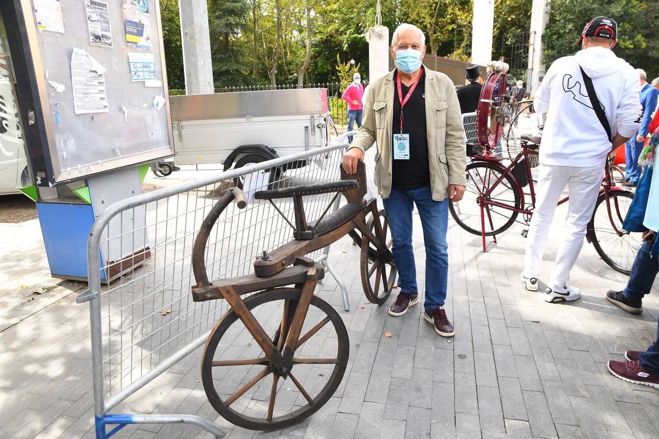 Fotos: Ambiente y entrega de premios en el Valladolid Motor Vintage (10)