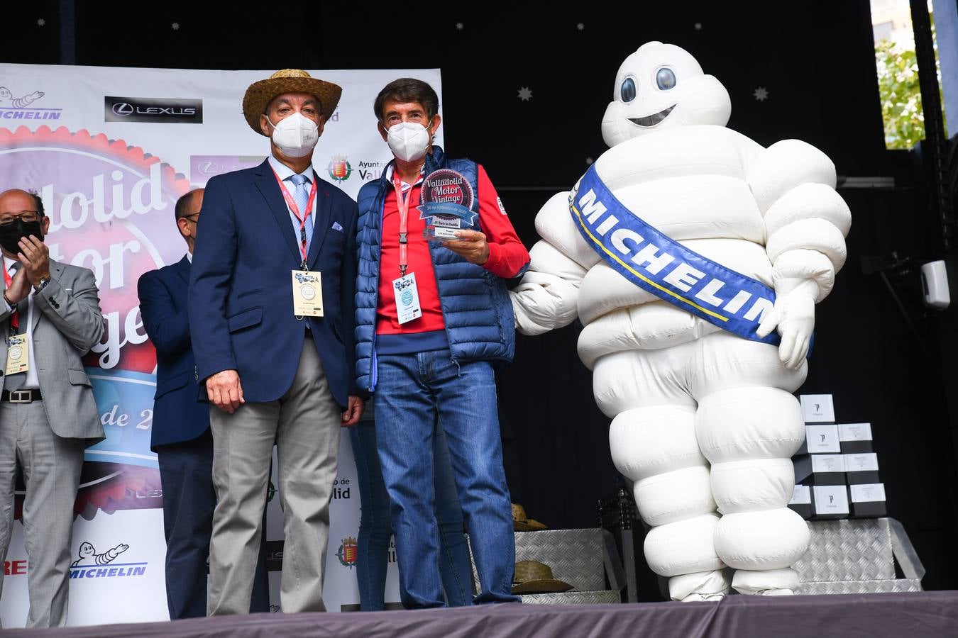 Fotos: Ambiente y entrega de premios en el Valladolid Motor Vintage (10)