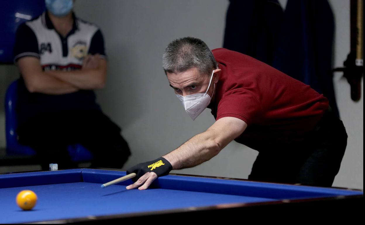 Salvador Díez en plena partida