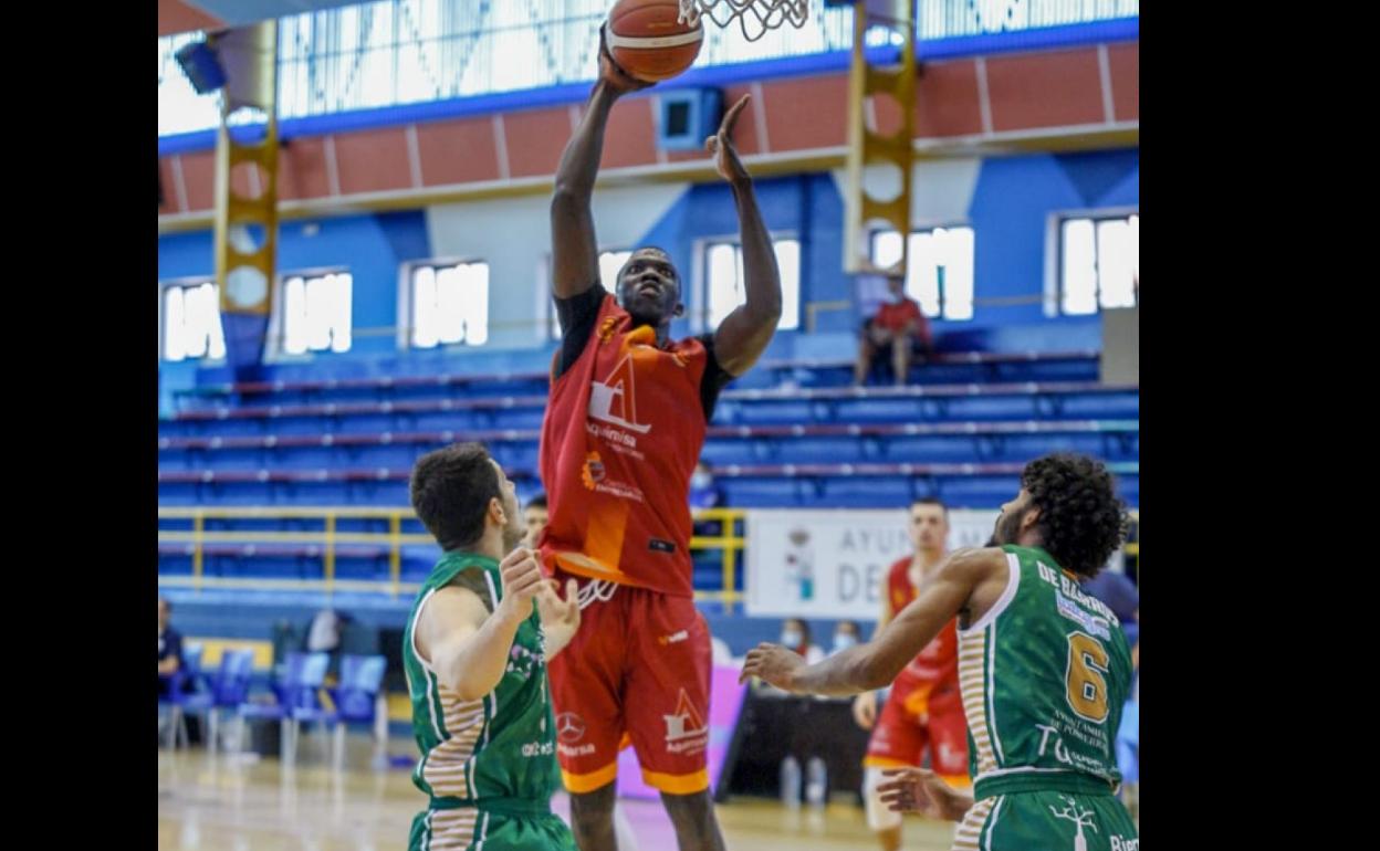 Cuarto puesto final para el Aquimisa Carbajosa tras ceder ante el Clínica Ponferrada CDP