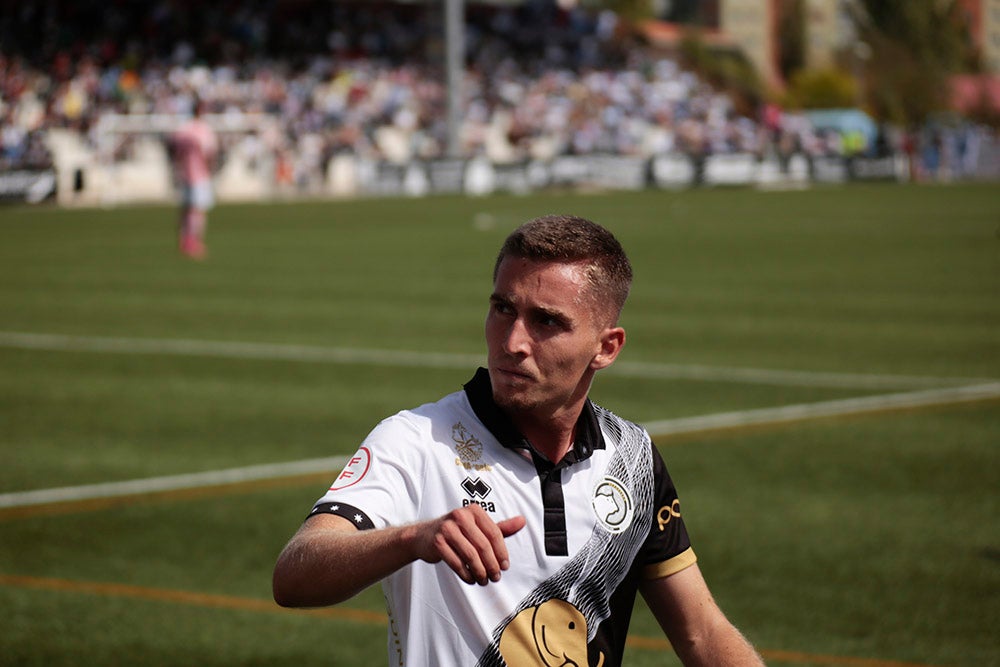 Victoria y liderato para Unionistas ante el Deportivo de La Coruña (2-1)