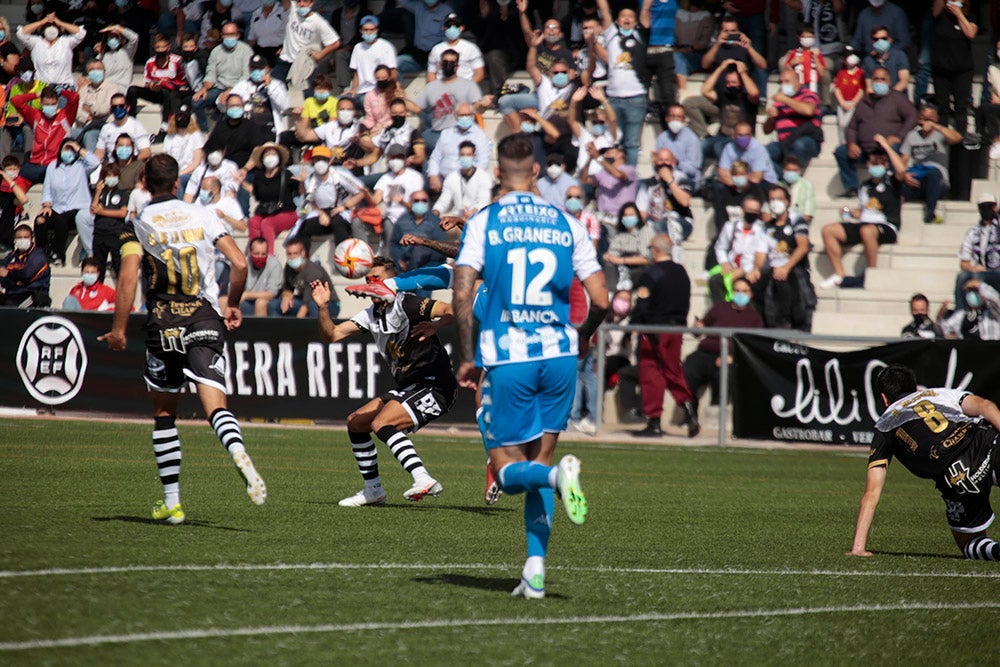 Victoria y liderato para Unionistas ante el Deportivo de La Coruña (2-1)