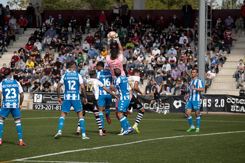 Victoria y liderato para Unionistas ante el Deportivo de La Coruña (2-1)