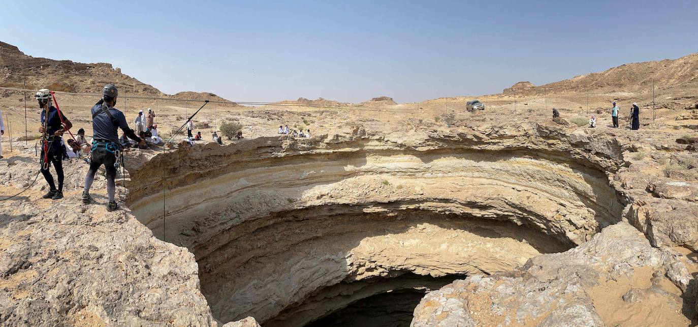 El 'pozo del infierno' (Yemen). El Pozo de Barhout ha estado siempre considerado como todo un misterio y era uno de los pocos lugares de Yemen que faltaban por explorar. Su interior despierta multitud de incógnitas, muchas de las cuales aún no pueden ser del todo explicadas.
