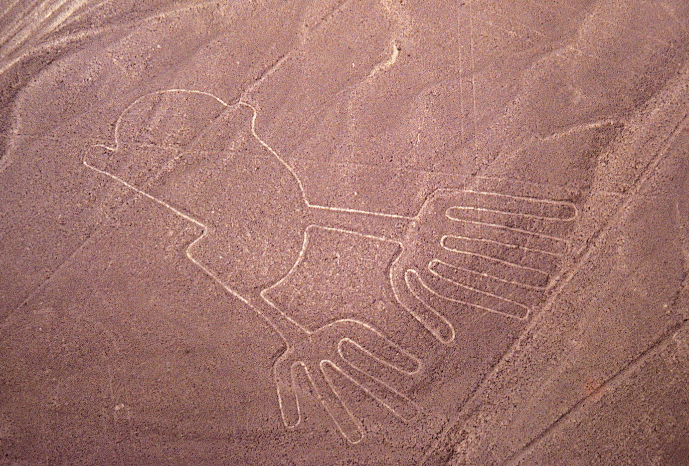 Líneas de Nazca (Perú). Fueron realizados por la cultura nazca y a día de hoy se cree que fueron creados como centros de adoración que se fueron agrandando con el paso del tiempo y el aumento de la población.