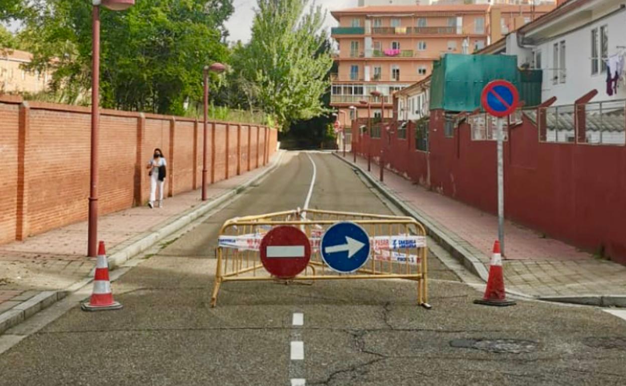 La calle Mercurio, cortada completamente 