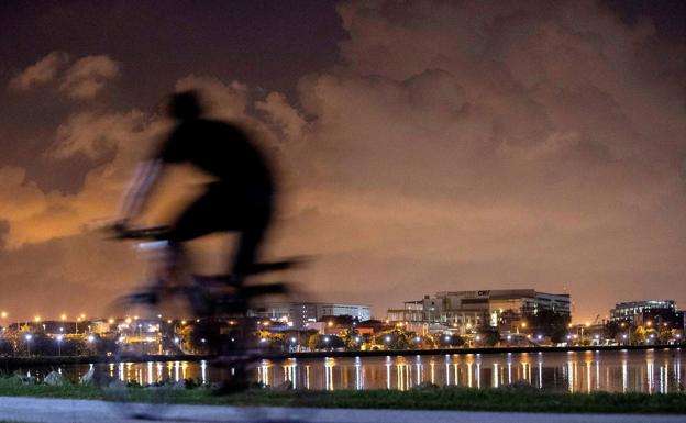 Fin de la polémica sobre si llevar luces parpadeantes en la bici se puede multar