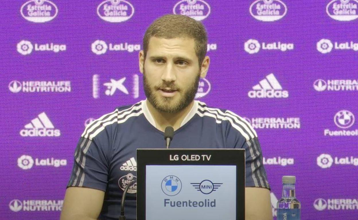 El delantero del Real Valladolid, Shon Weissman, en la rueda de prensa de este miércoles 