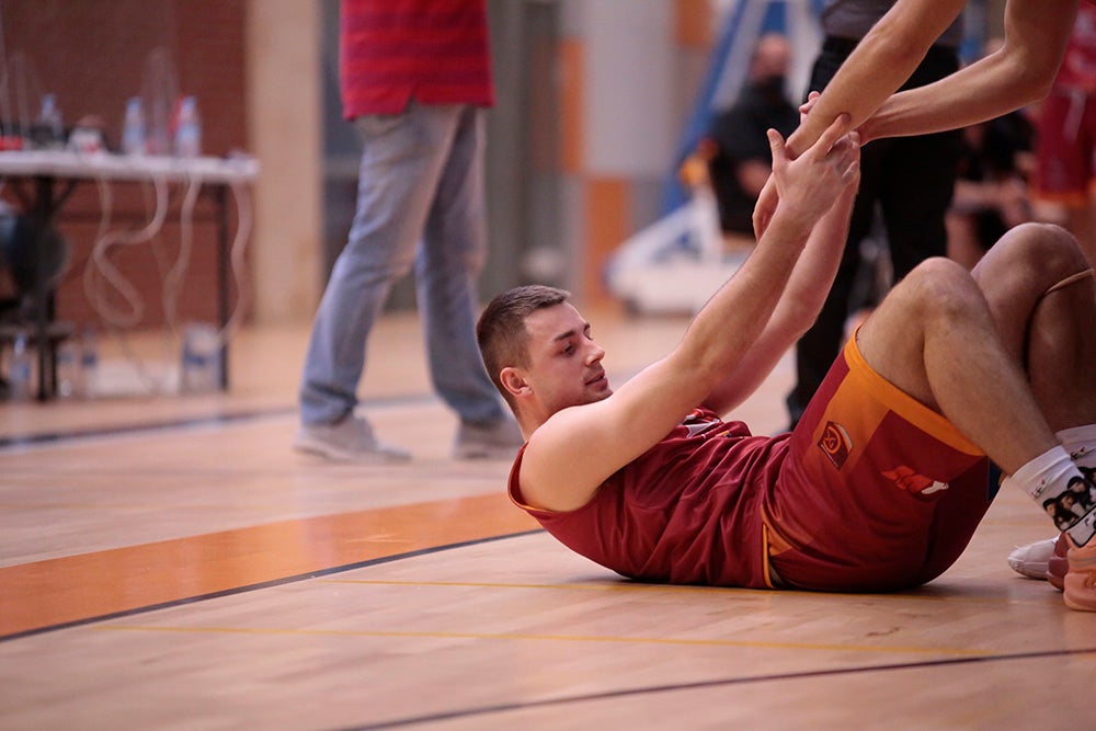 El Aquimisa Carbajosa Empresarial remonta al final al Zentro Madrid (82-74)