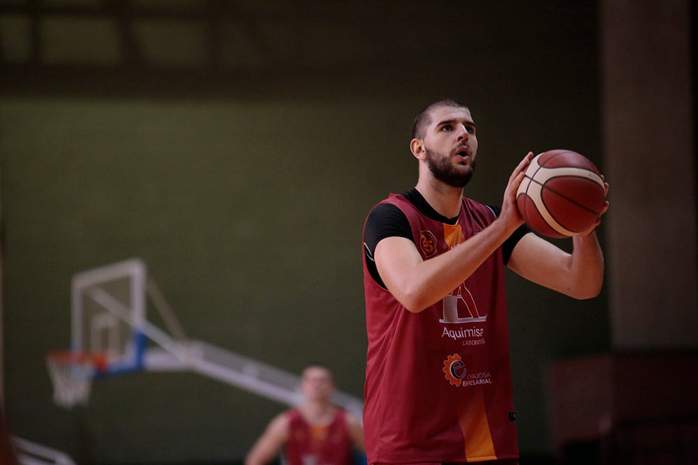 El Aquimisa Carbajosa Empresarial remonta al final al Zentro Madrid (82-74)