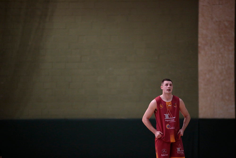 El Aquimisa Carbajosa Empresarial remonta al final al Zentro Madrid (82-74)