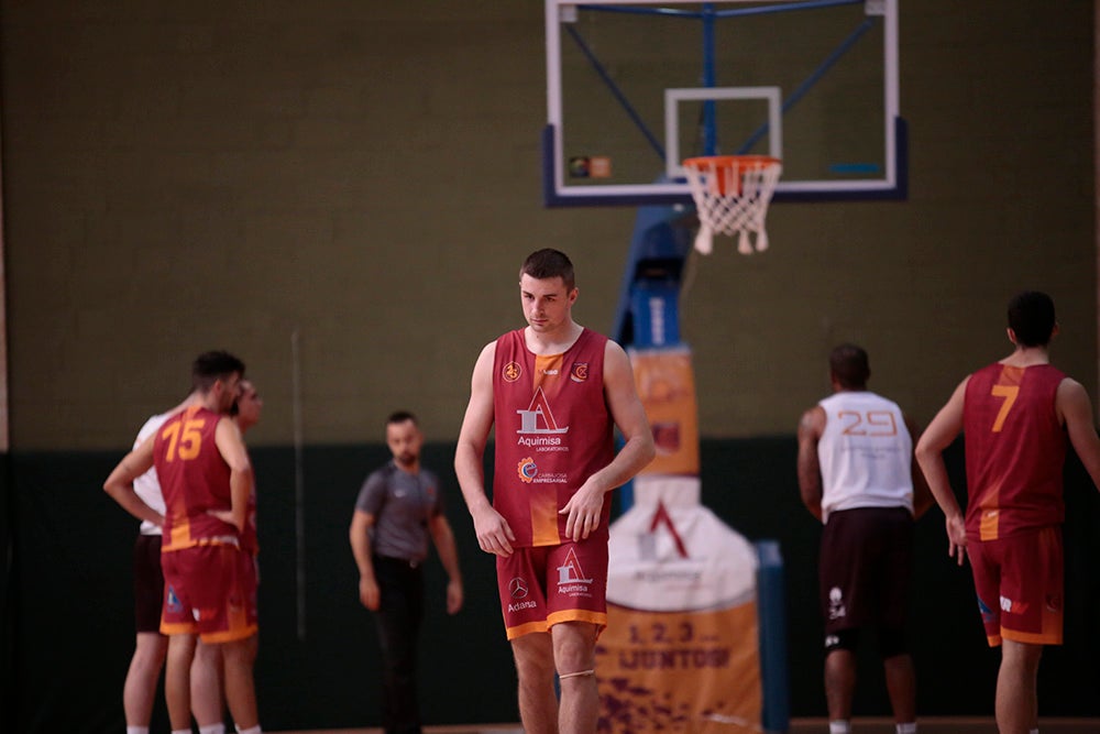 El Aquimisa Carbajosa Empresarial remonta al final al Zentro Madrid (82-74)