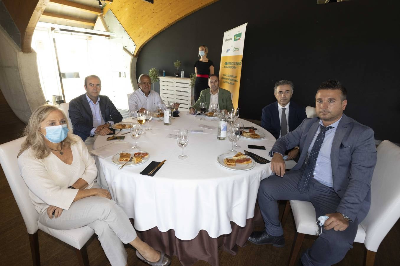 Ana Alonso (El Norte), Santiago García (Campofuturo C.), Javier Llorente (Agrícola Llorente), Victorino Martínez (Acor) , Jesús Acebes (Cajamar) y Raúl Rogado (Cajamar).