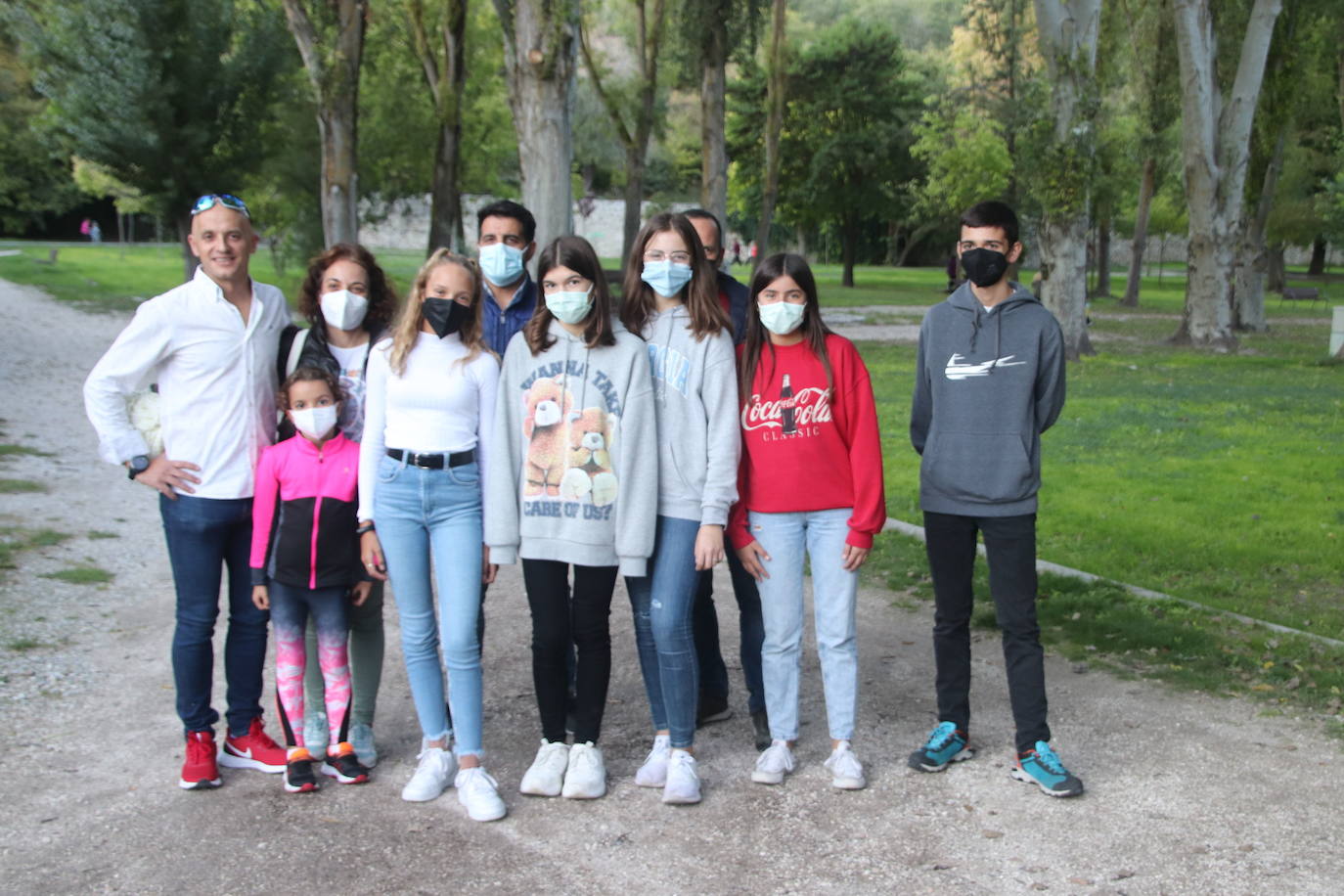 Algunos de los padres y niños que ponen en marcha el proyecto. 