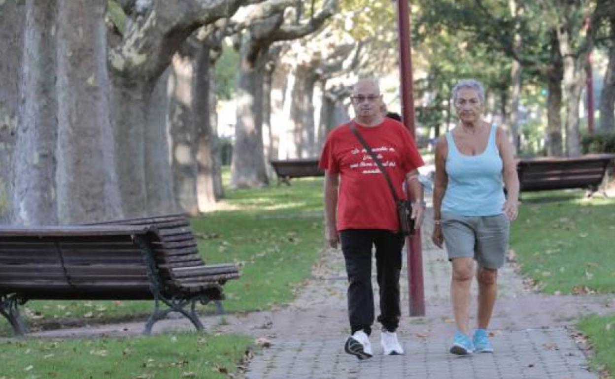 El mercurio volvió a superar ayer los veinte grados en la capital. En la imagen, los jardines de La Rubia. 
