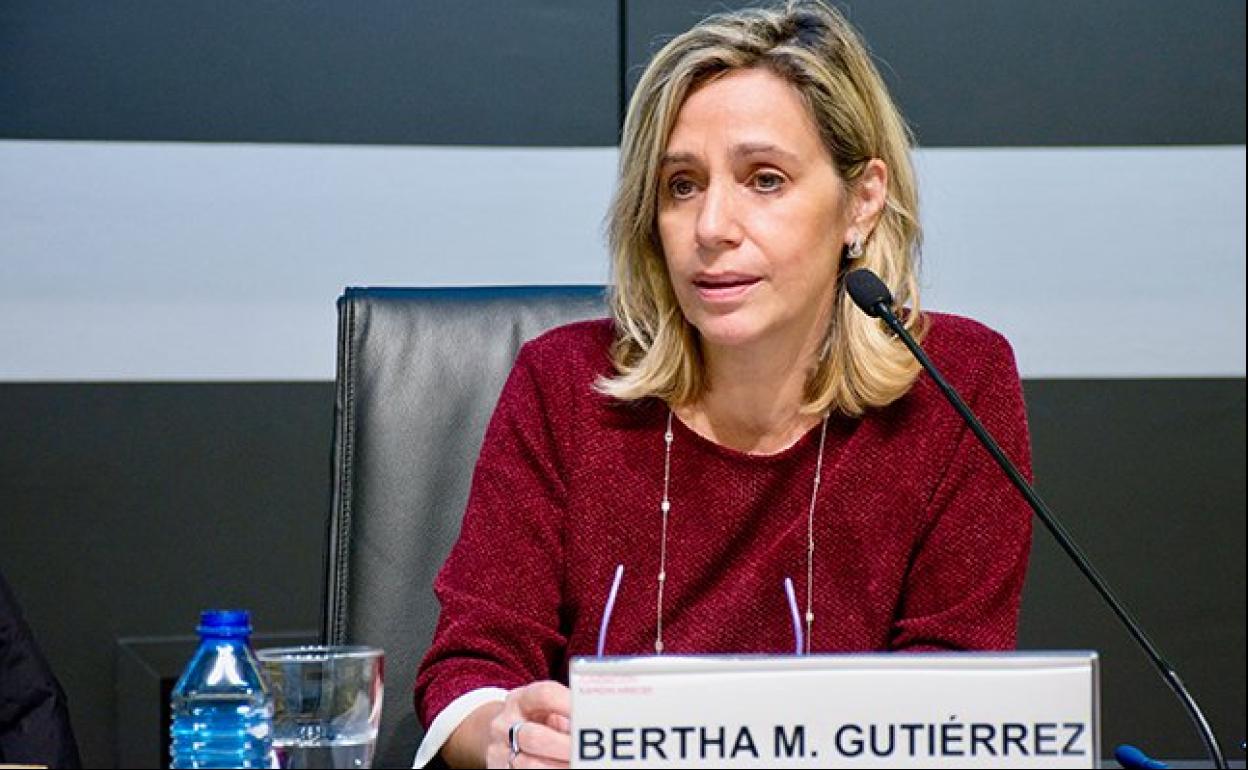 La catedrática de la USAL Bertha Gutiérrez Rodilla, presidenta de la Sociedad Española de Historia de la Medicina. 