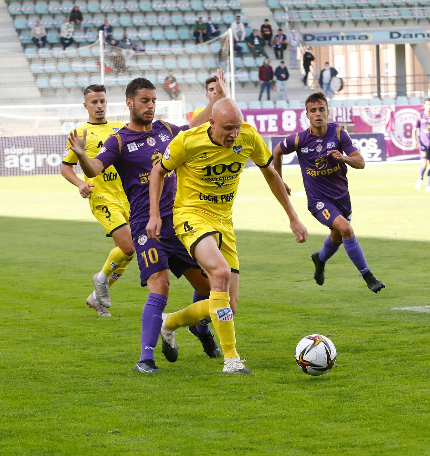 Palencia Cristo Atlético 3 - 0 C.D.A Navalcarnero