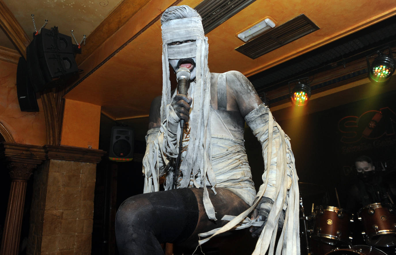 El concierto de 'Tu madre es puta' en la sala Porta Caeli de Valladolid.