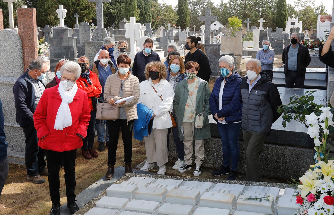 Los restos de Emiliano vuelven a Dueñas