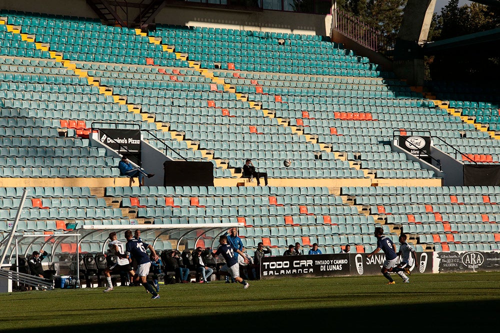 Un Salamanca UDS impotente pierde lo poco que tenía en su juego y cede en casa ante el Marino de Luanco (0-2)