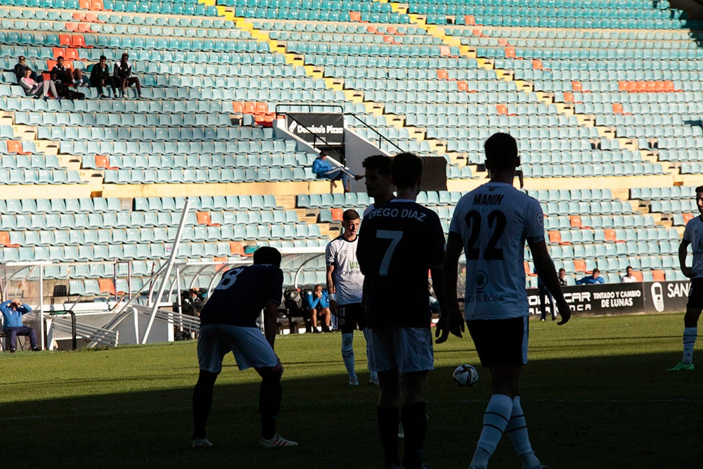 Un Salamanca UDS impotente pierde lo poco que tenía en su juego y cede en casa ante el Marino de Luanco (0-2)