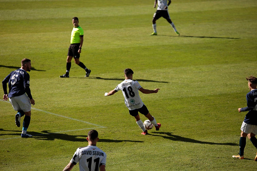 Un Salamanca UDS impotente pierde lo poco que tenía en su juego y cede en casa ante el Marino de Luanco (0-2)