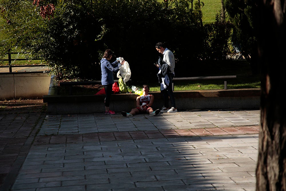 El salmantino Javier Risco se impuso en la distancia olímpica junto a Ana Caleya en una prueba marcada por la lluvia en las primeras horas de la cita deportiva