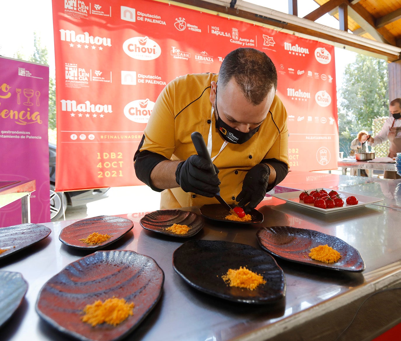 Final del II concurso internacional de patatas bravas en Palencia