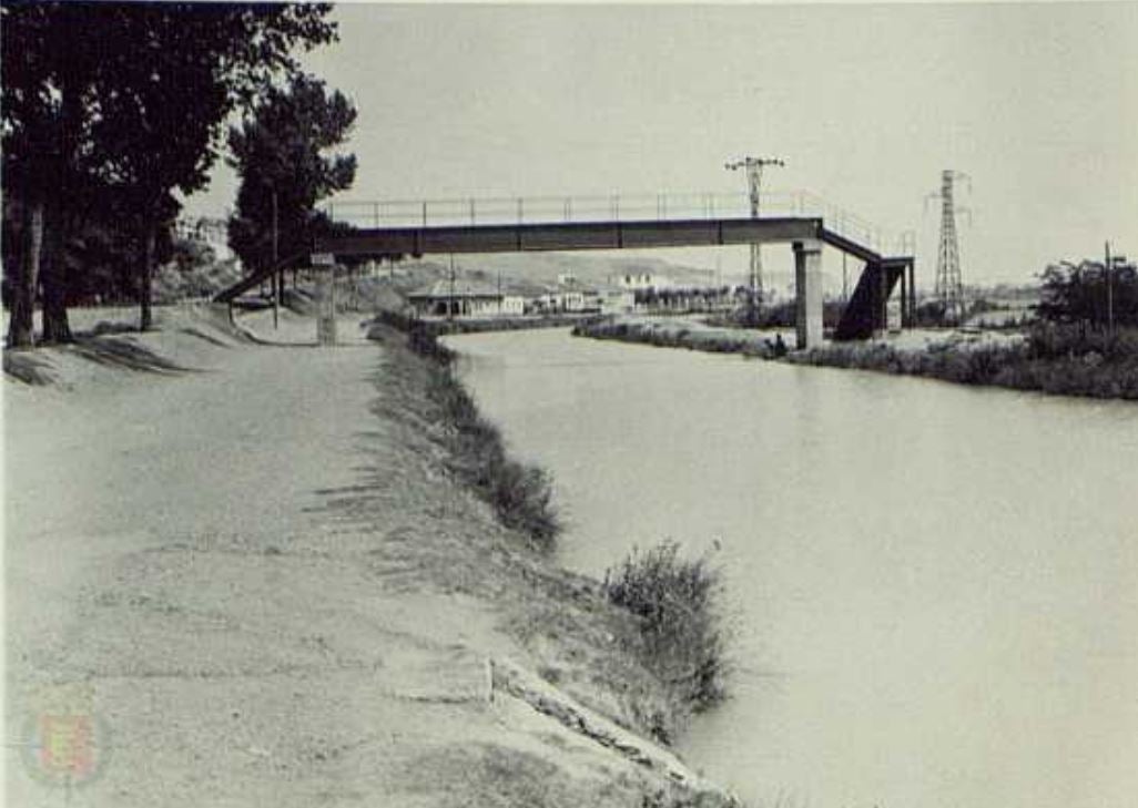 Fotos: El viaje de la pasarela para el Canal de Castilla