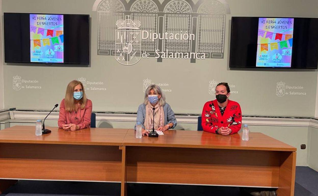 Concepción Miguélez, Eva María Picado y Lourdes Vaquero, durante la presentación de la feria esta mañana.