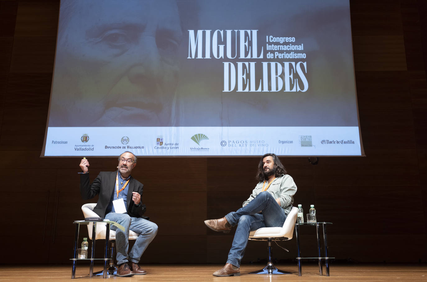 Un momento de la conversación entre Jesús Marchamalo y Manuel Jabois. 