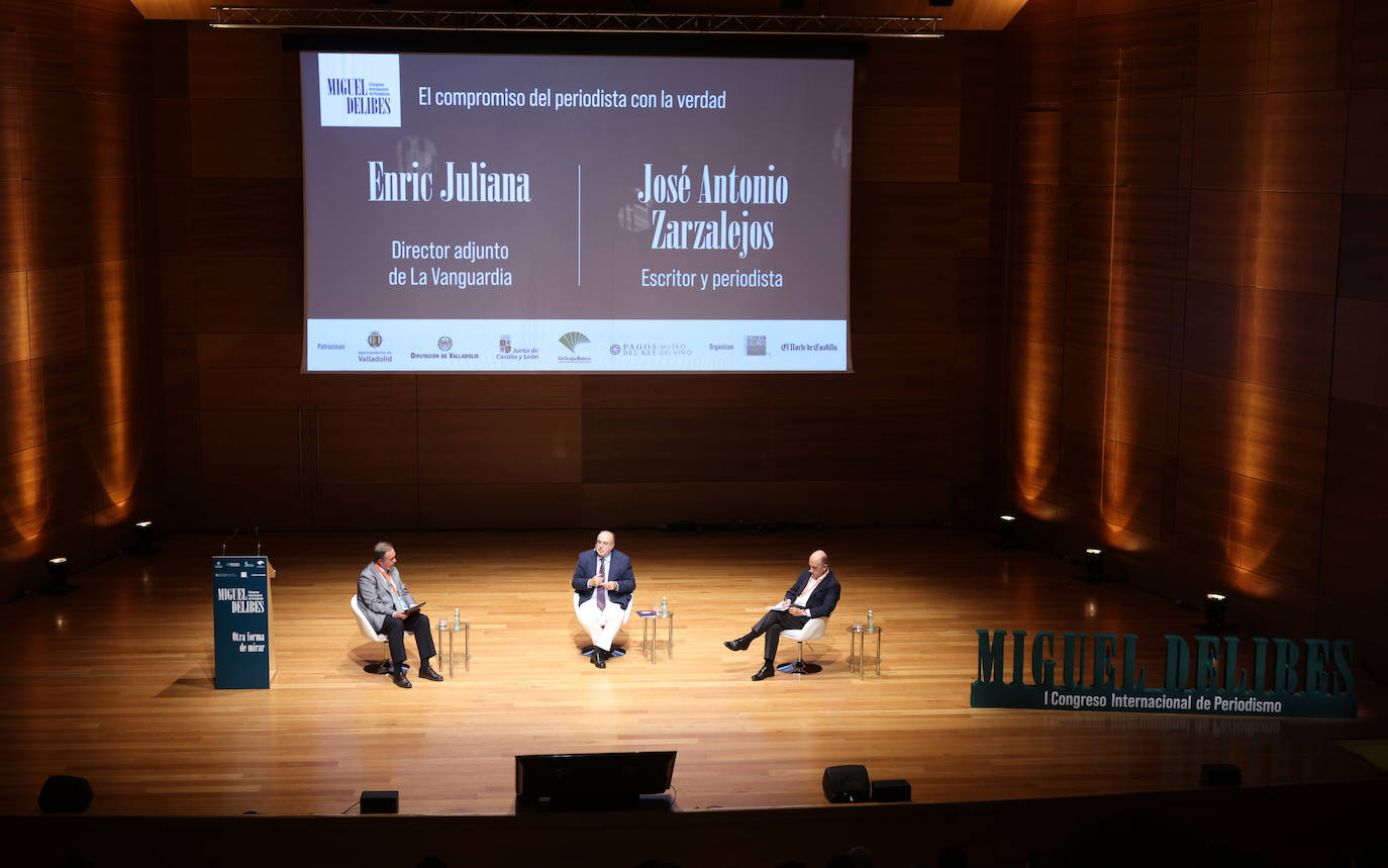 El compromiso del periodista con la verdad. Enric Juliana, director adjunto de La Vanguardia y José Antonio Zarzalejos, escritor y periodista. Moderado por Ignacio Fernández Sobrino, periodista.