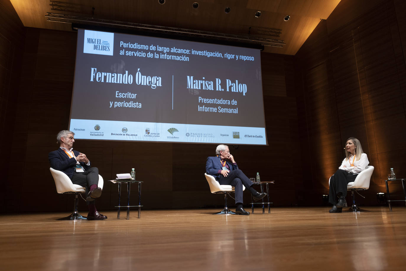 Periodismo de largo alcance: investigación, rigor y reposoal servicio de la información. Con Fernándo Ónega, escritor y periodista y Marisa R. Palop, presentadora de Informe Semanal. Moderado por Ignacio Foces, subdirector de El Norte de Castilla.